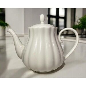 Sweese Porcelain Teapot Pumpkin Fluted Shape, White - 28 Oz EUC